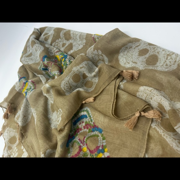 Incredible, Alexander McQueen looking scarf with tassels and multicolor scarf! - Picture 13 of 15